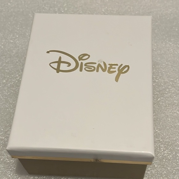 π Cinderella Believe in Magic Necklace with Glass Slipper and Carriage Silver - Picture 3 of 6